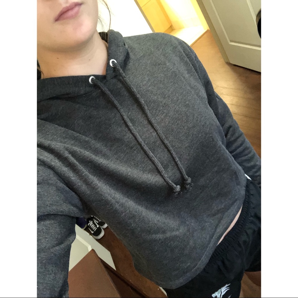 Gray H&M Crop Top Hoodie Sweatshirt! (XS)